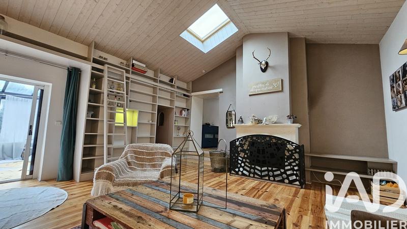 Maison - 205 m² - 9 pièces