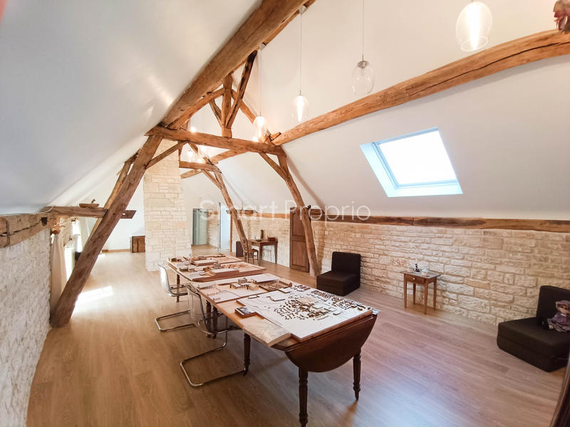 Propriété - 267 m² - 12 pièces