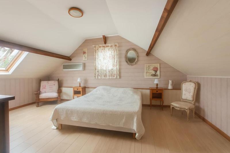 Maison - 223 m² - 9 pièces