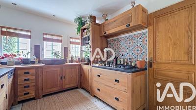 Maison - 206 m² - 8 pièces