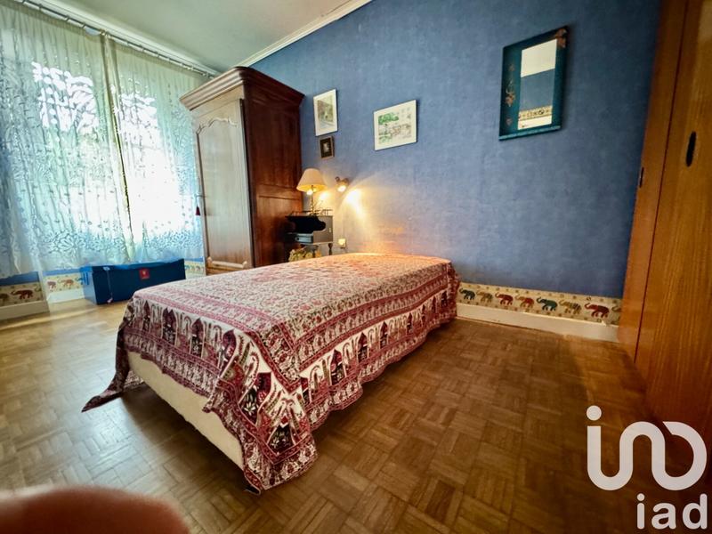 Maison - 230 m² - 8 pièces