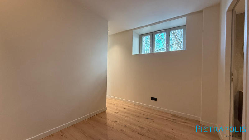 Appartement - 84 m² - 2 pièces