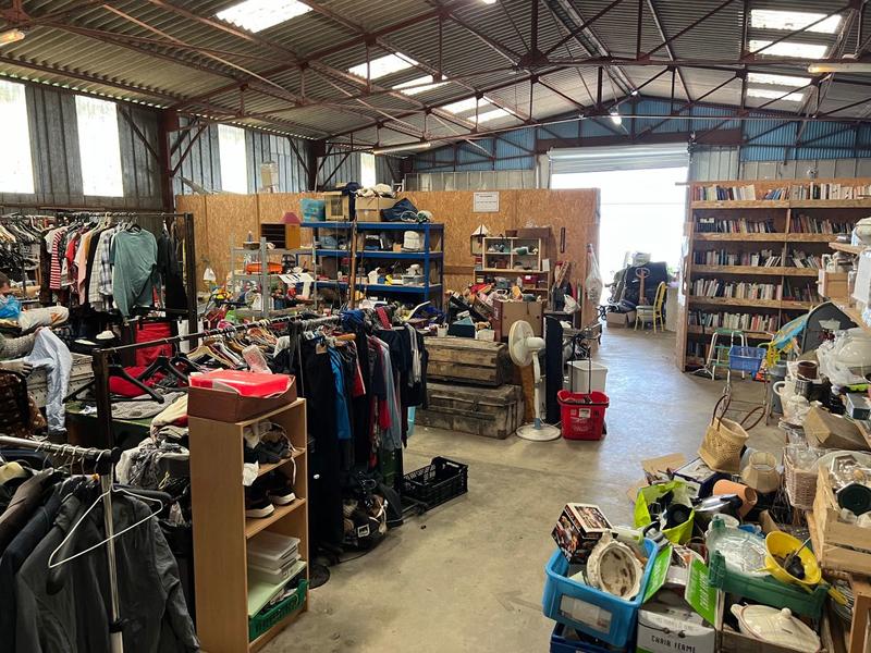 Local commercial - 1 300 m²