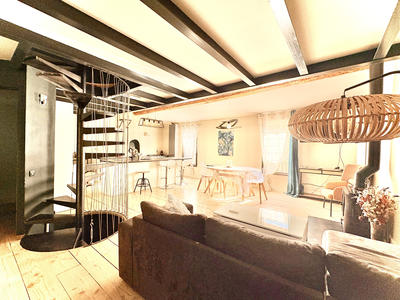 Maison - 140 m² - 7 pièces