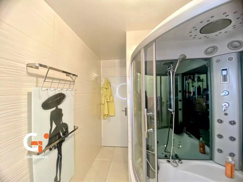 Appartement - 92 m² - 5 pièces