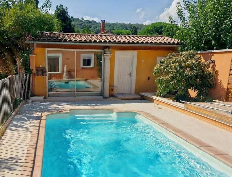 Maison - 180 m² - 6 pièces