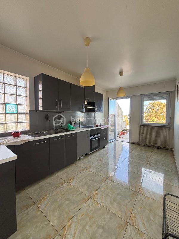 Maison - 183 m² - 7 pièces