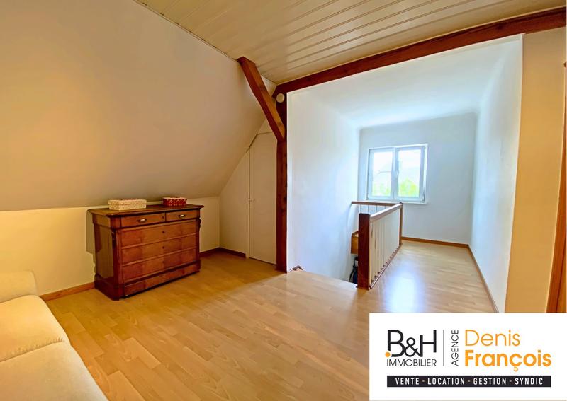 Maison traditionnelle - 182 m² - 7 pièces