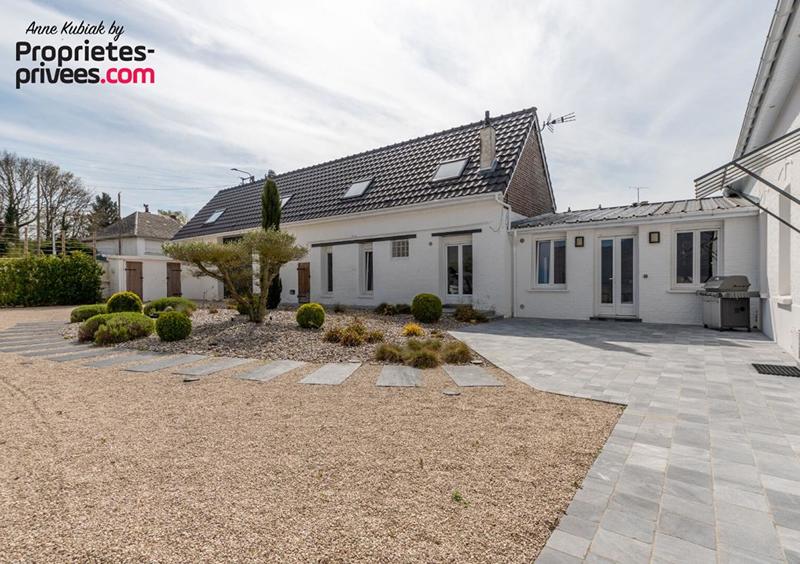 Maison - 195 m² - 9 pièces