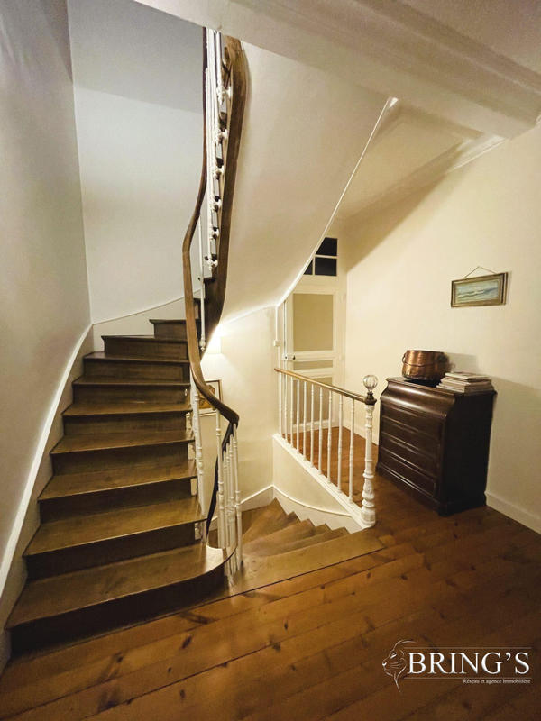 Maison ancienne - 259 m² - 8 pièces