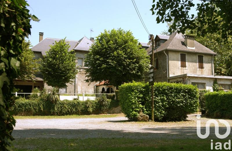 Maison - 900 m² - 7 pièces
