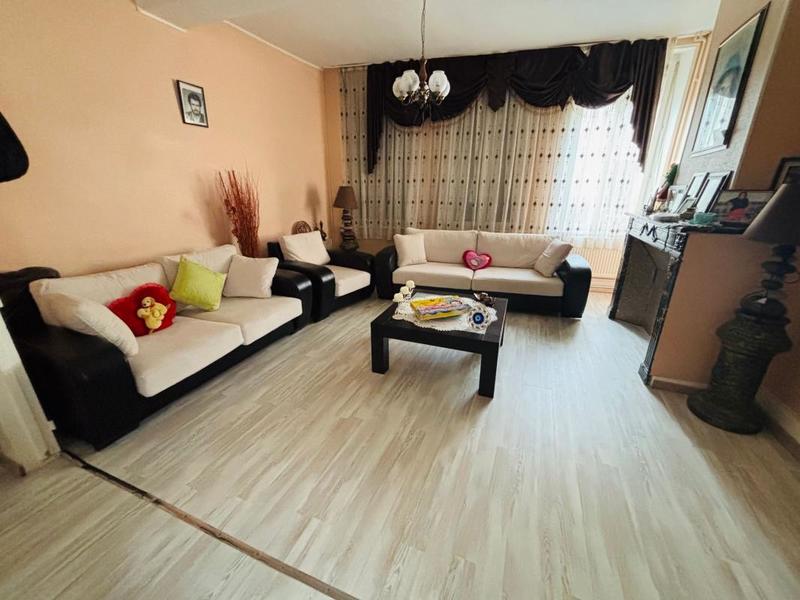 Appartement - 156 m² - 6 pièces