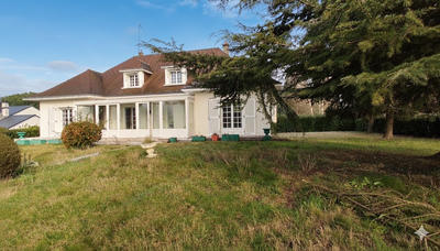 Maison - 222 m² - 6 pièces