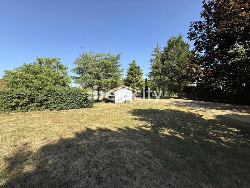 Maison - 325 m² - 13 pièces