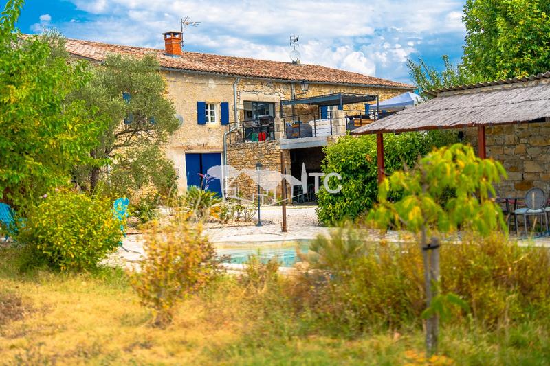 Maison - 244 m² - 7 pièces