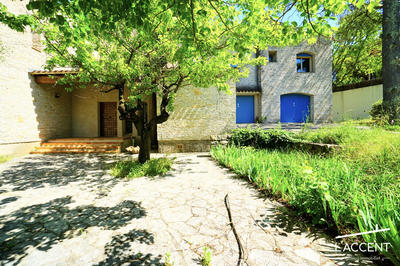 Maison - 435 m² - 8 pièces