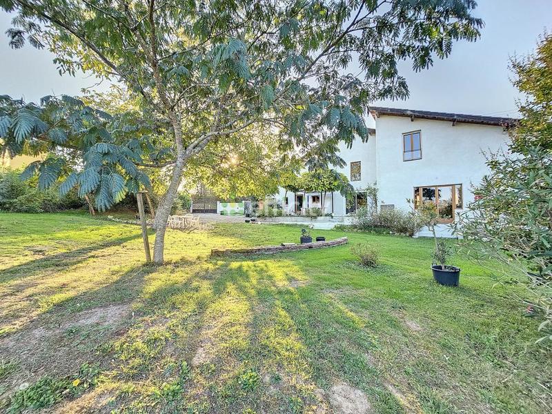 Maison - 252 m² - 11 pièces