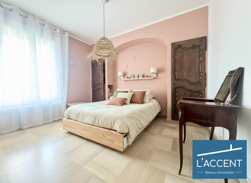 Appartement - 110 m² - 4 pièces