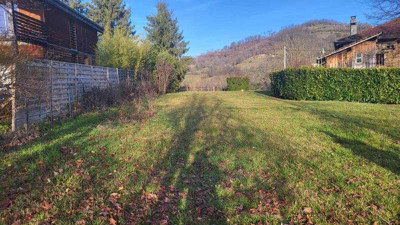 Terrain constructible - 758 m²