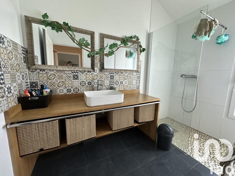 Maison - 213 m² - 7 pièces