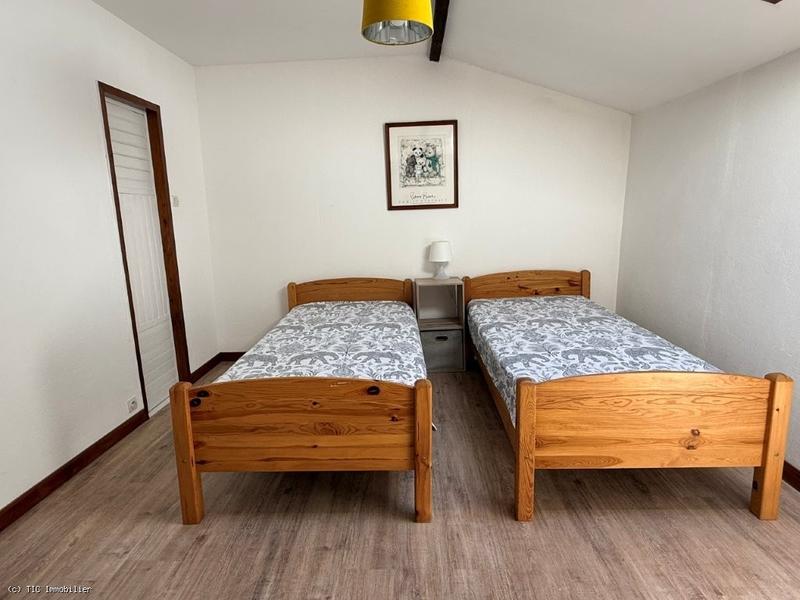 Maison - 240 m² - 9 pièces