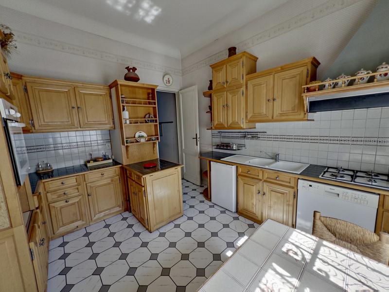 Maison ancienne - 210 m² - 7 pièces