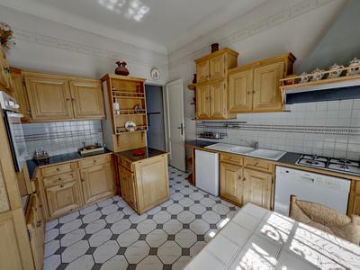 Maison ancienne - 210 m² - 7 pièces