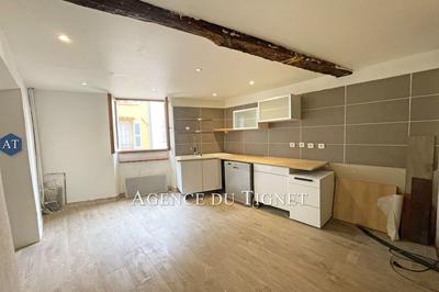 Appartement - 75 m² - 4 pièces