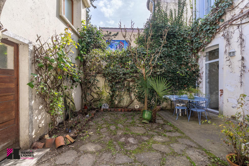 Maison - 216 m² - 8 pièces