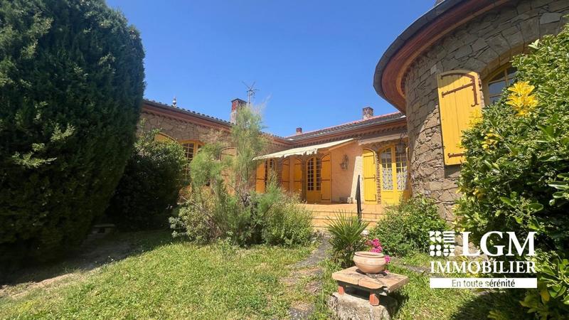 Maison - 210 m² - 8 pièces