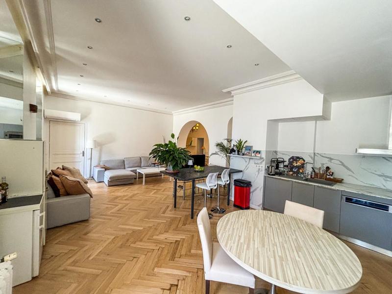 Appartement - 147 m² - 5 pièces