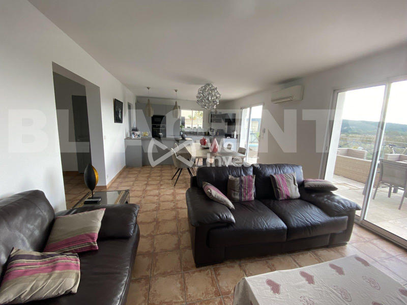 Maison - 170 m² - 5 pièces