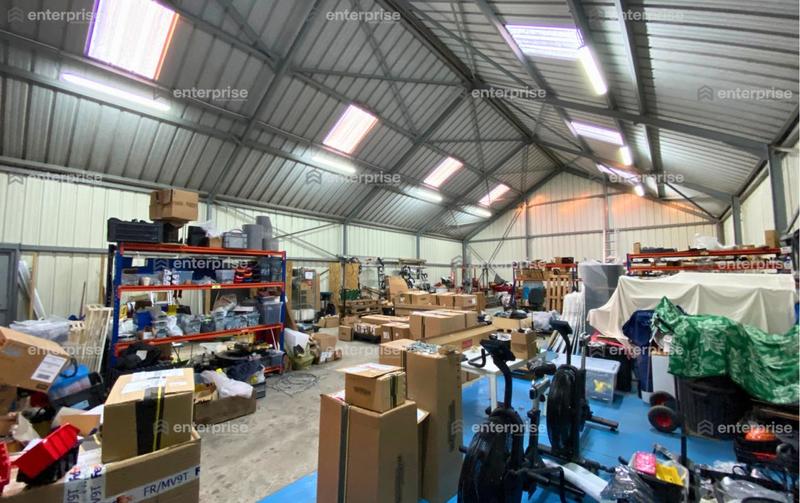 Local d'activité / Entrepôt - 360 m²