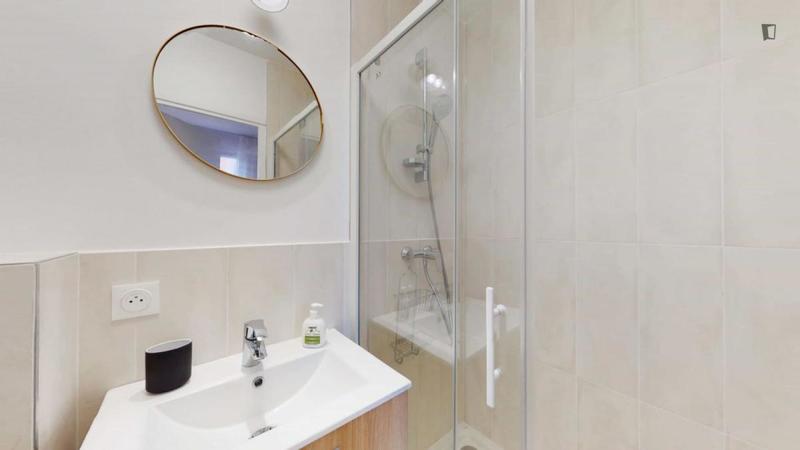 Chambre - 13 m² - 8 pièces