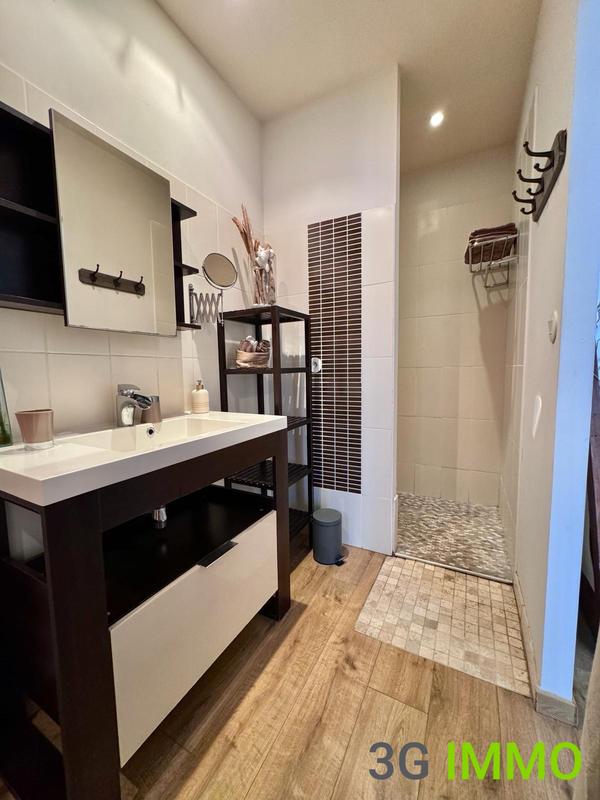 Villa - 266 m² - 9 pièces