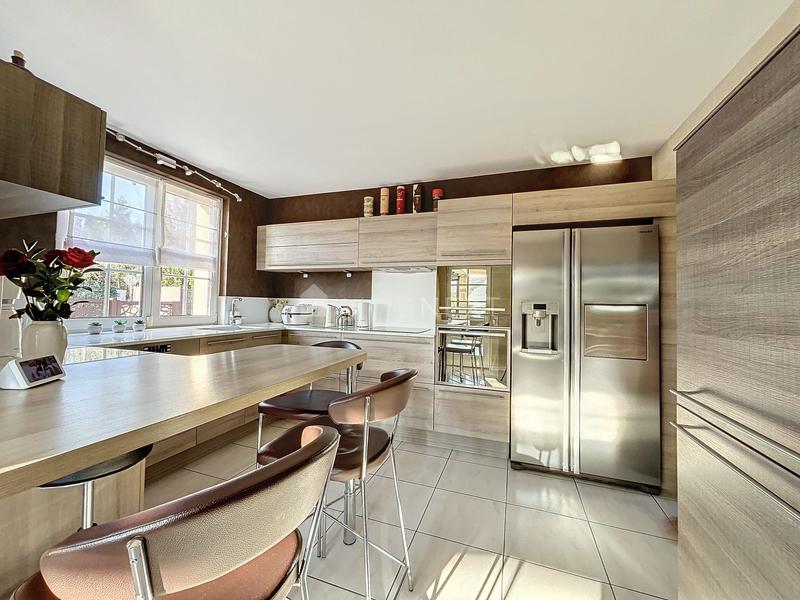 Maison - 169 m² - 6 pièces