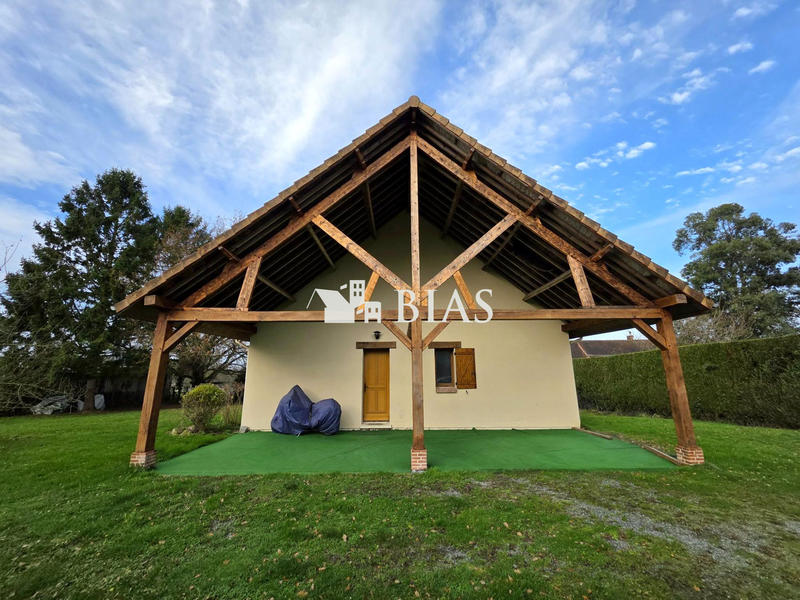 Maison traditionnelle - 131 m² - 6 pièces