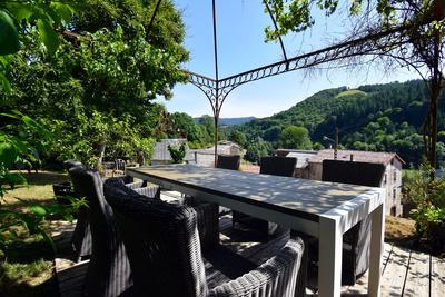 Maison - 328 m² - 12 pièces