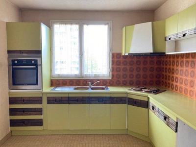 Appartement - 95 m² - 5 pièces