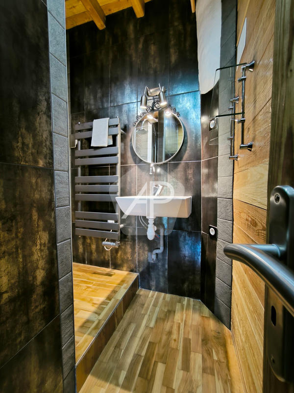 Maison ancienne - 348 m² - 12 pièces