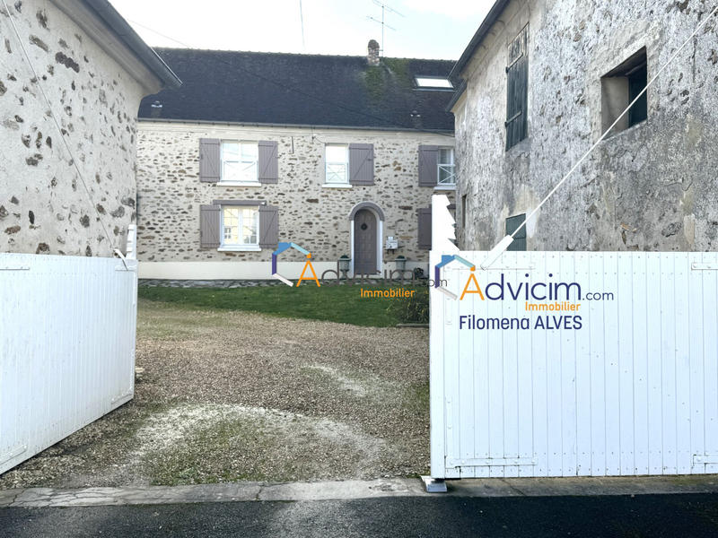 Maison - 240 m² - 8 pièces