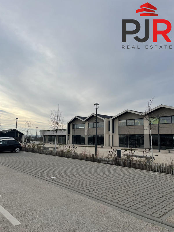 Local commercial - 1 044 m²