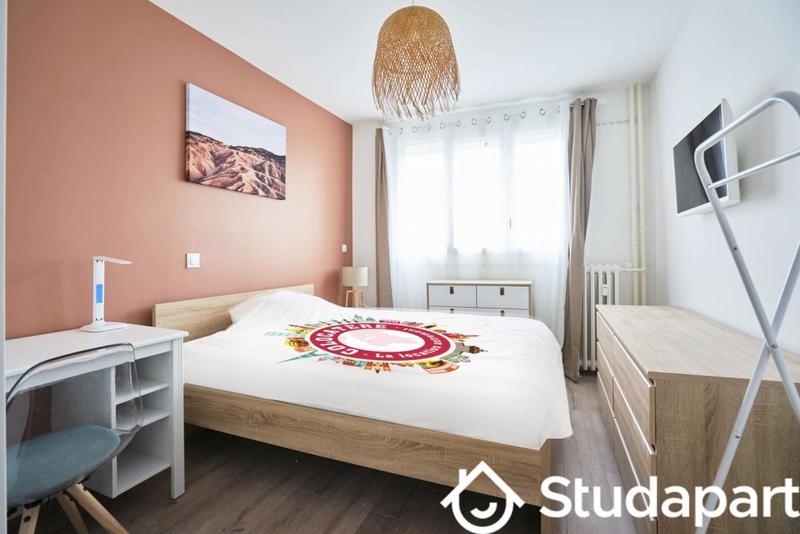 Chambre - 11 m² - 1 pièce