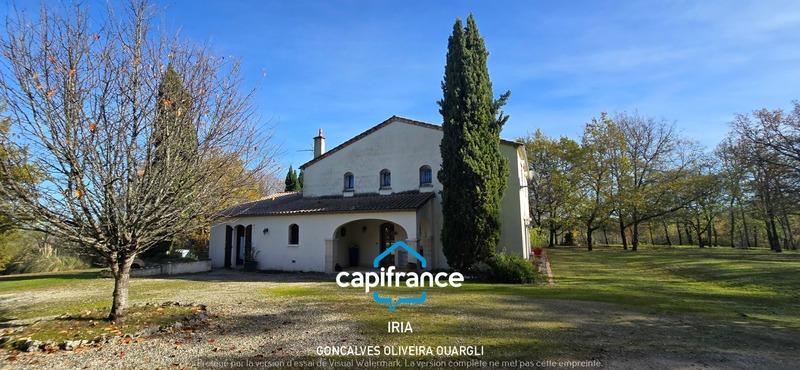 Propriété - 190 m² - 6 pièces