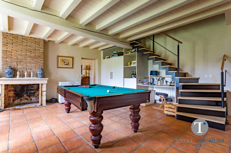 Maison - 530 m² - 10 pièces