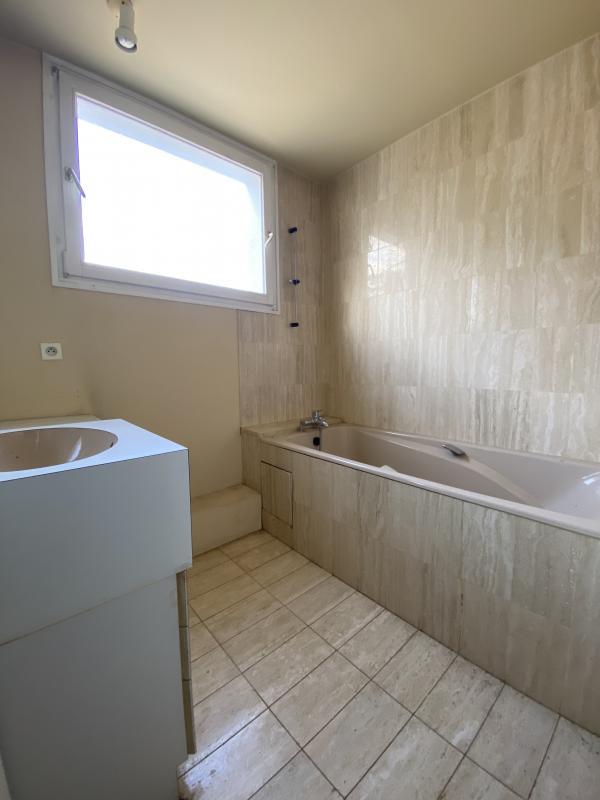 Maison - 220 m² - 8 pièces