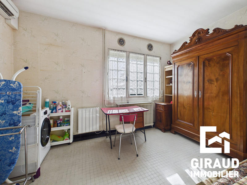Maison - 181 m² - 6 pièces