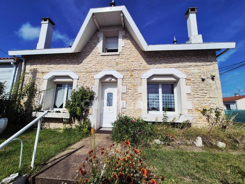 Maison - 90 m² - 5 pièces