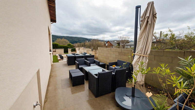 Maison - 174 m² - 7 pièces