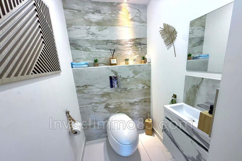 Maison - 203 m² - 10 pièces